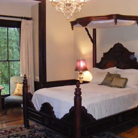 Adair Manor Bed & Breakfast-2